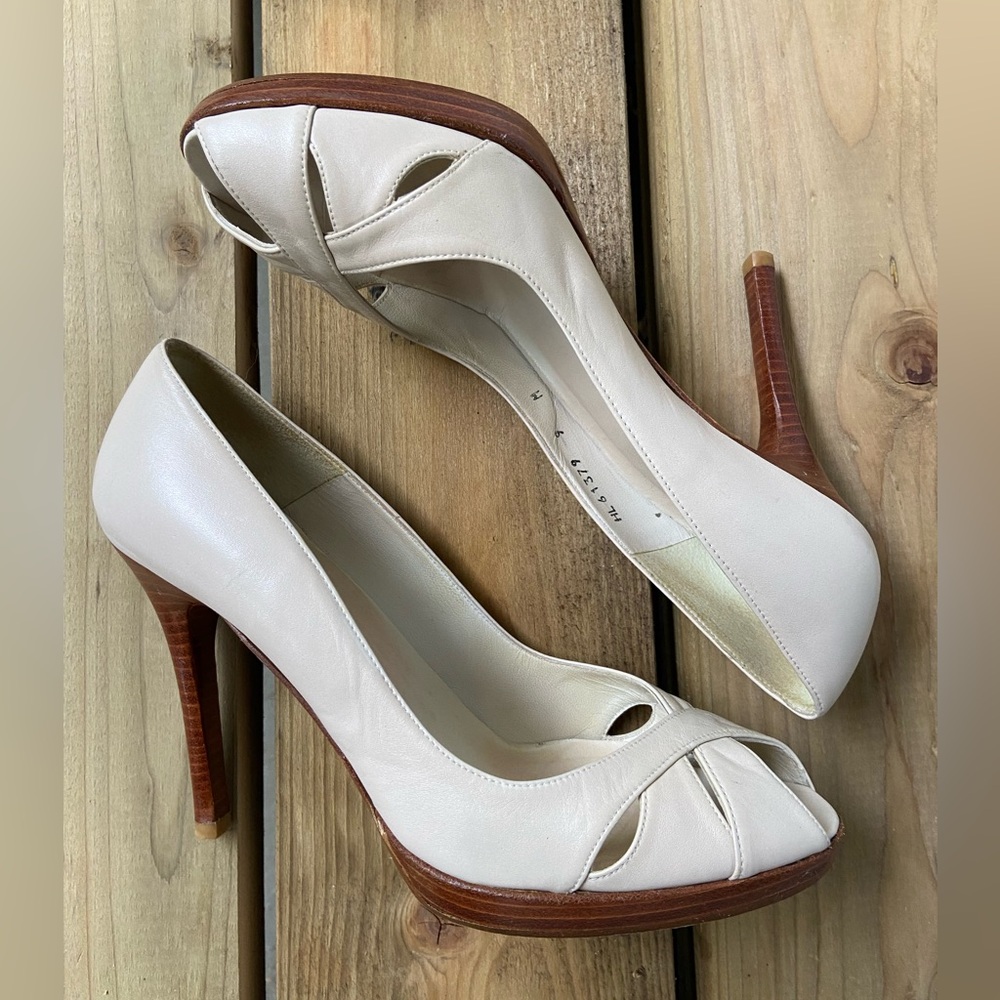 Vintage Stuart Weitzman Ivory Leather PeepToe Pump Stiletto Size 9 Made in Italy